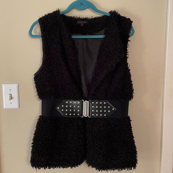 Furry vest - Picture 1 of 4